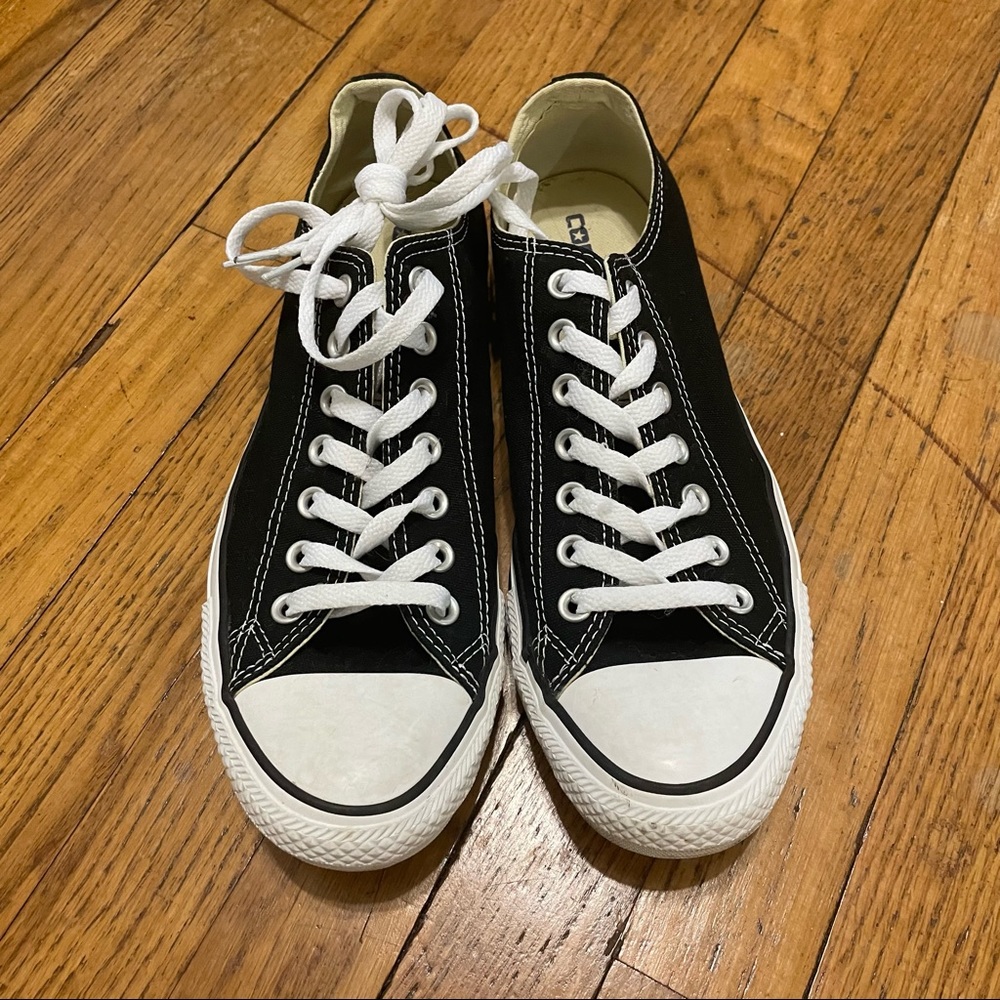 Converse Black/White Low Tops (M 8.5/W 10.5)